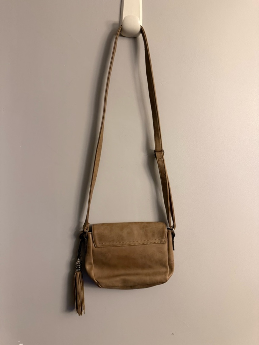 Unionbay Boho Crossbody Bag Tan Faux Leather Tassel Purse - Picture 4 of 10